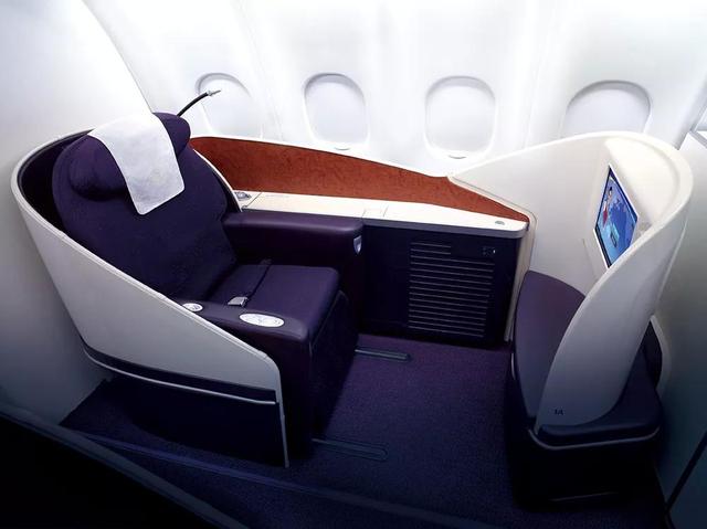 飞机选座位什么位置好，飞机座位一般选哪个好坐一些（让你抢先选择打飞的最佳座位）