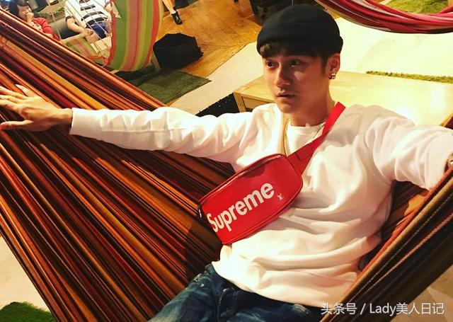 蒋劲夫阳光开朗，停更一年微博发出新动态