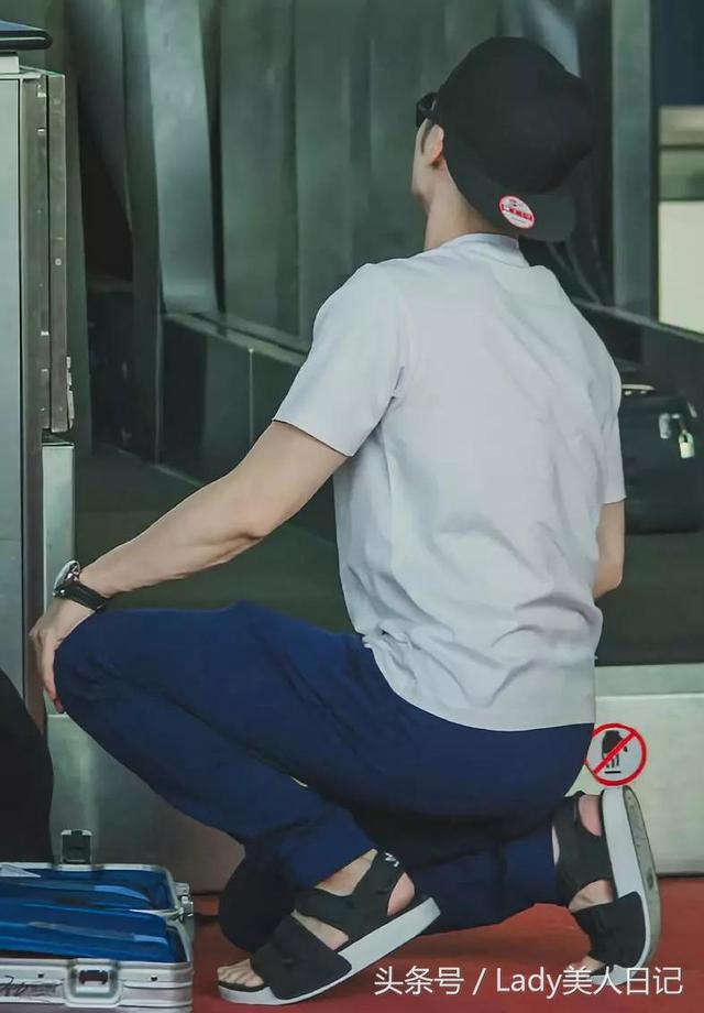 蒋劲夫阳光开朗，停更一年微博发出新动态