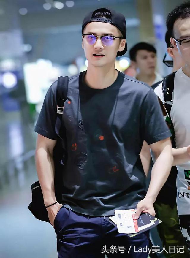 蒋劲夫阳光开朗，停更一年微博发出新动态