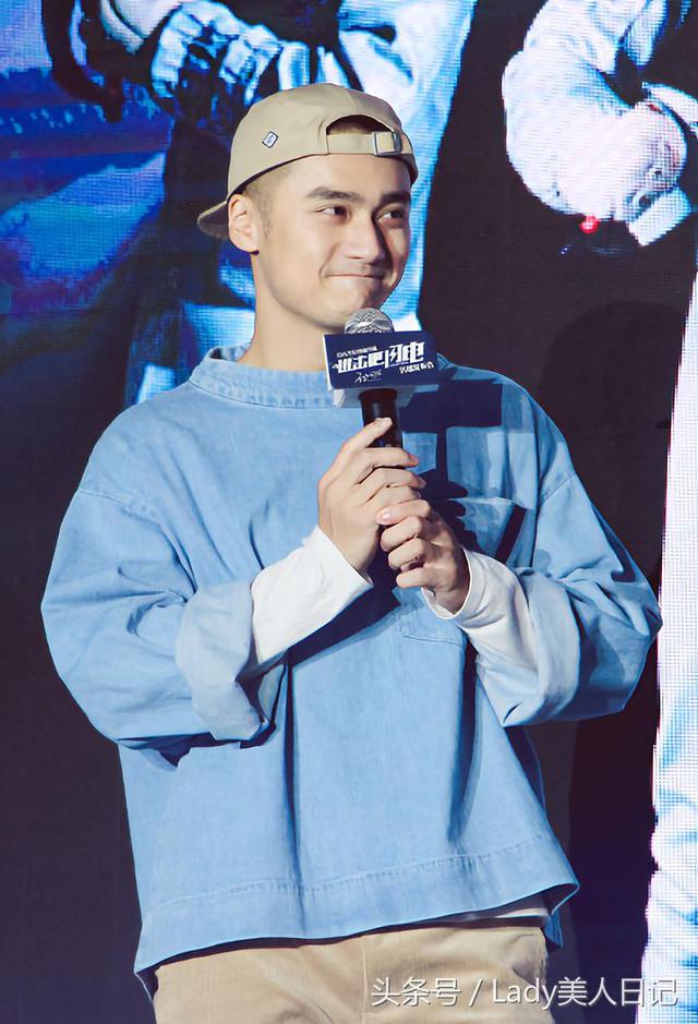 蒋劲夫阳光开朗，停更一年微博发出新动态