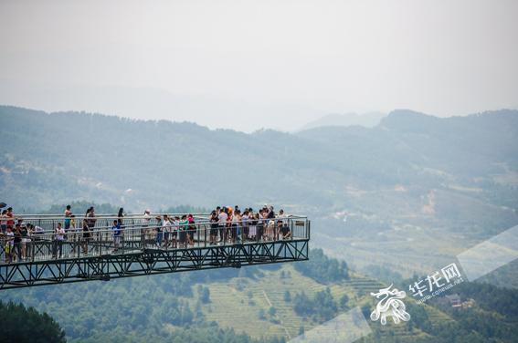 重庆万盛旅游景点有哪些好玩的，重庆旅游打卡必去景点