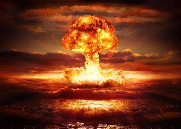 打破大国核讹诈，扬言拒绝不首先使用核武器