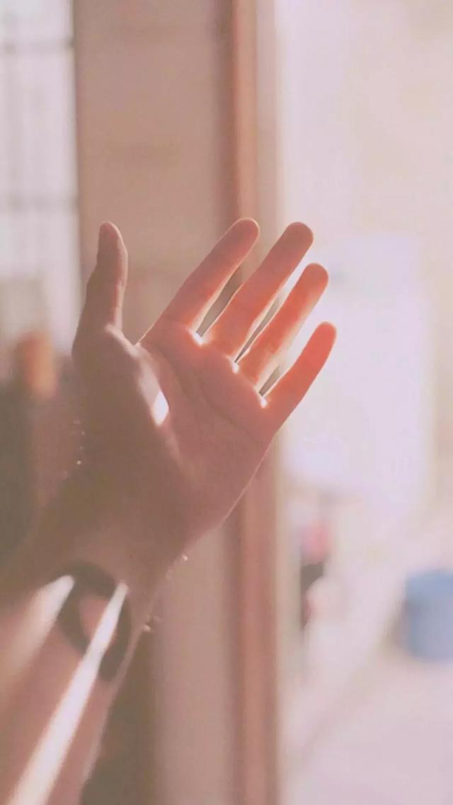 晚安的句子180916：这世上真话本就不多，女子的脸红胜过一大段对白