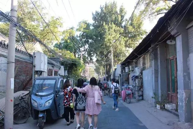北京人艺小井胡同话剧，你还记得童年里的北京胡同吗