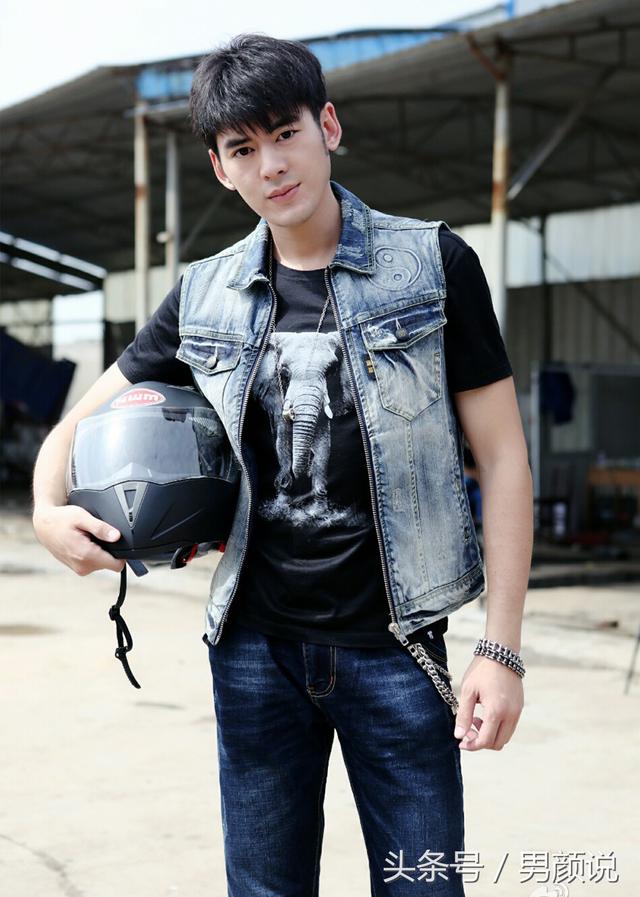 这位演技派肌肉型男，当过真正特种兵的明星