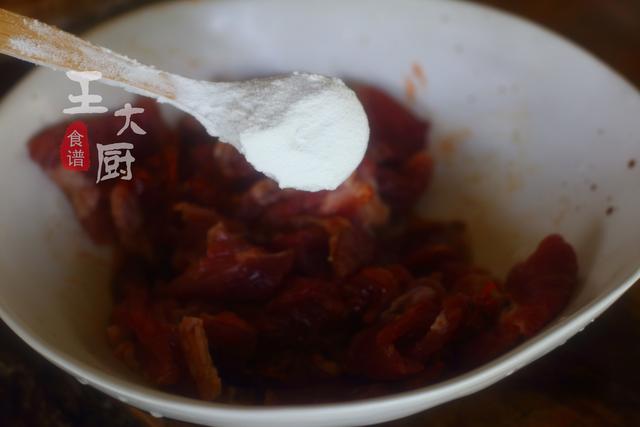 牛肉洋葱怎么炒，洋葱炒牛肉怎么炒得好吃（冬日里来一道牛肉炒洋葱）