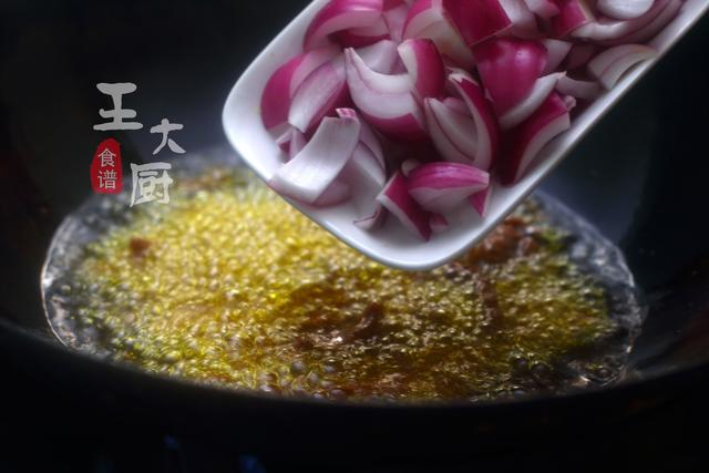 牛肉洋葱怎么炒，洋葱炒牛肉怎么炒得好吃（冬日里来一道牛肉炒洋葱）