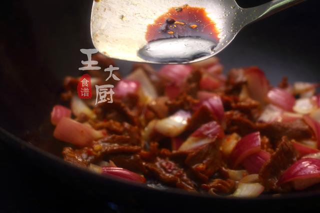 牛肉洋葱怎么炒，洋葱炒牛肉怎么炒得好吃（冬日里来一道牛肉炒洋葱）