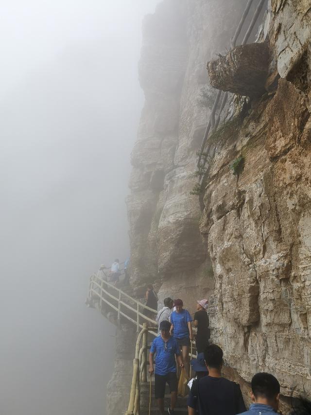 河北白石山旅游攻略图，北京周边旅游攻略之北方第一奇山