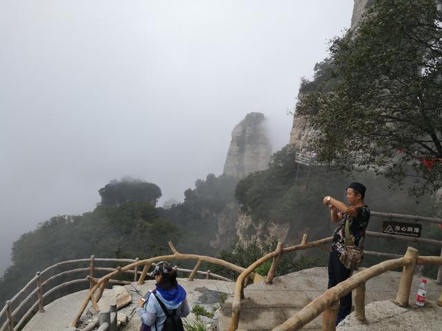 河北白石山旅游攻略图，北京周边旅游攻略之北方第一奇山