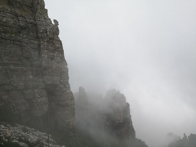 河北白石山旅游攻略图，北京周边旅游攻略之北方第一奇山
