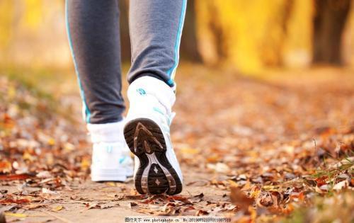 如何跑步更快并且跑30圈都不累，三招节省跑步体能