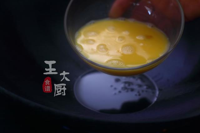 蒜苔炒鸡蛋有几种做法，厨师长教你蒜苔炒鸡蛋