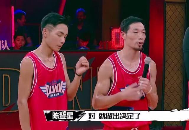 拉文标志性扣篮，拉文24分8板5助屡次上演十佳扣篮