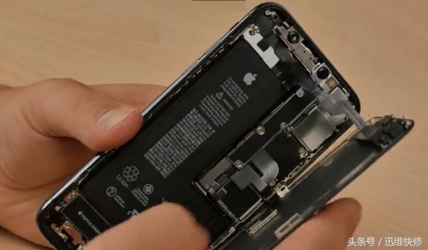 iphonexs拆解主板，iPhoneXS和Max拆机对比