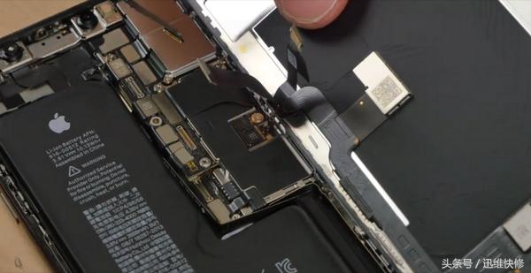 iphonexs拆解主板，iPhoneXS和Max拆机对比