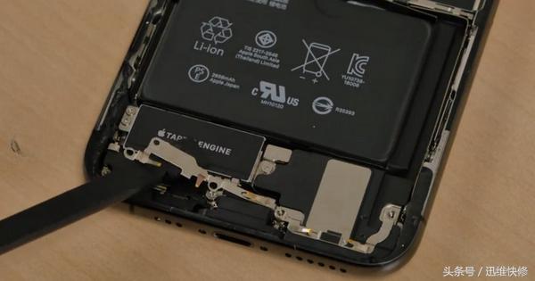 iphonexs拆解主板，iPhoneXS和Max拆机对比
