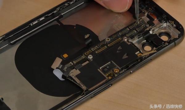 iphonexs拆解主板，iPhoneXS和Max拆机对比