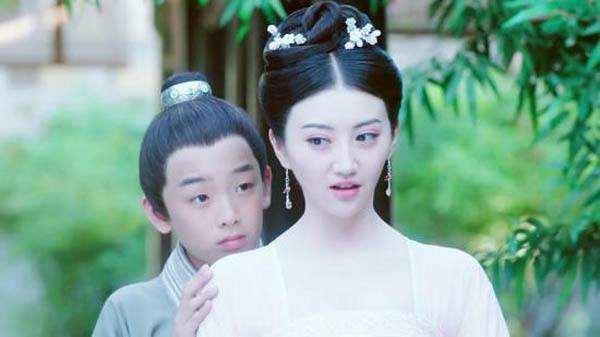 黄天崎最近行程，18岁黄天崎通过北电艺考