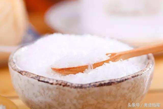 做菜放咸了怎么补救，炒菜做汤盐放多了太咸怎么办