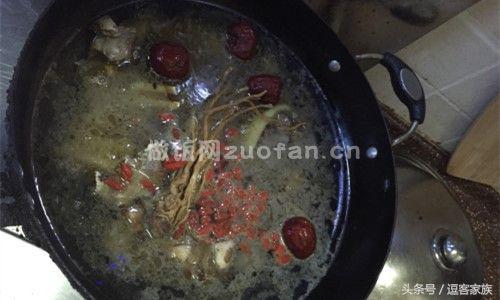 羊肉火锅底料配方，如何做羊肉火锅底料才好吃（羊蝎子火锅底料配料全部流程配方分享）