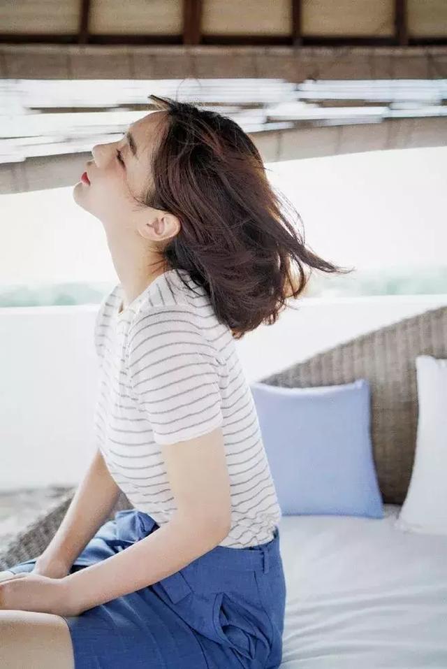 晚安说说句子181002：秋风吹起，最适合想你