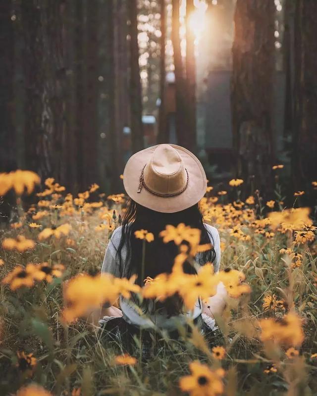 晚安说说句子181002：秋风吹起，最适合想你