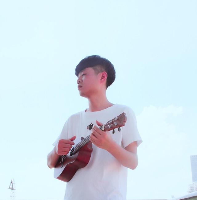 凌晨三点抖音完整版，抖音爆红民谣歌曲凌晨三点-陈硕子