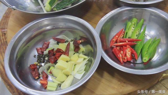 干锅虾的家常做法，干锅虾最正宗的做法大全