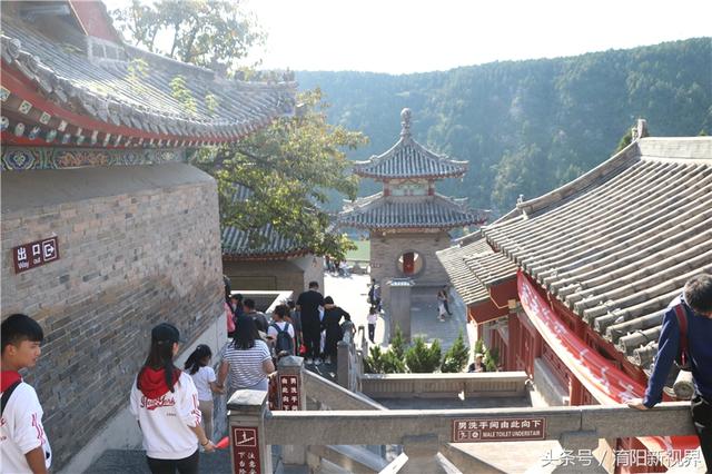 白居易一生的主要成就，白居易不仅是诗人文豪