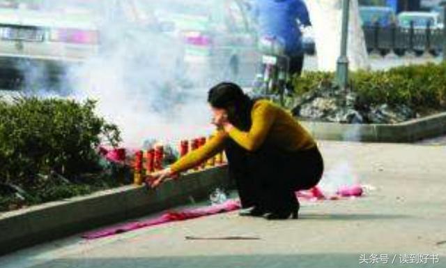 春节放鞭炮的由来，春节放鞭炮的传说来历（中国千年鞭炮史：无鞭炮）