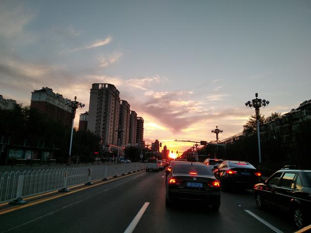 荣耀8xmax，荣耀8xmax缺点和优点（性价比无敌的千元屏霸）