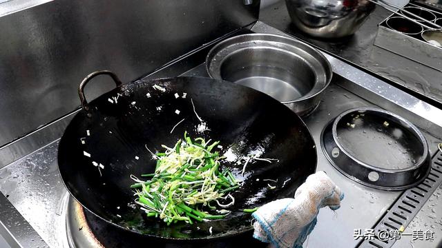 炸春卷热油炸还是冷油，春卷怎么炸又薄又脆（怪不得软塌不酥脆）