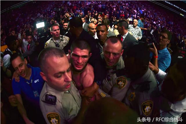 小鹰ufc总收入，小鹰最后一战收入460万英镑