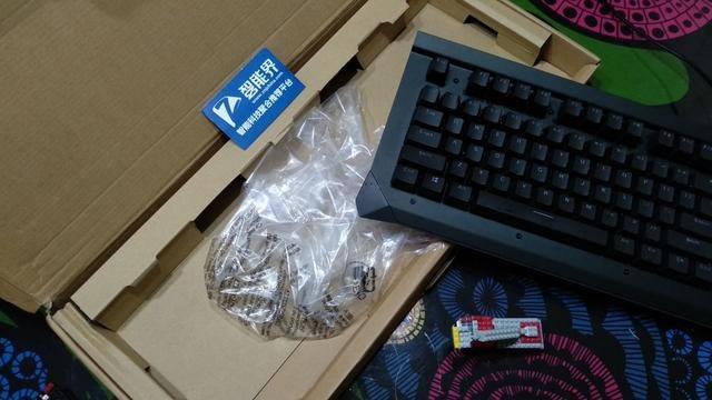 白机械键盘推荐，年末9把千元内机械键盘推荐