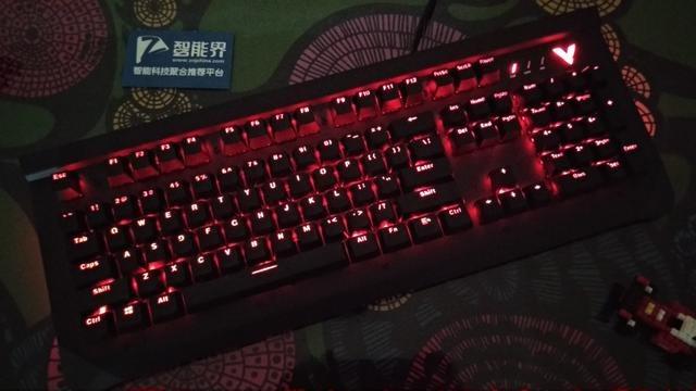 白机械键盘推荐，年末9把千元内机械键盘推荐