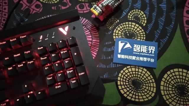 白机械键盘推荐，年末9把千元内机械键盘推荐