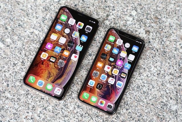 苹果xsmax是双卡双待吗，iphonexs max副卡是4g吗（iphone 双卡双待是哪款）