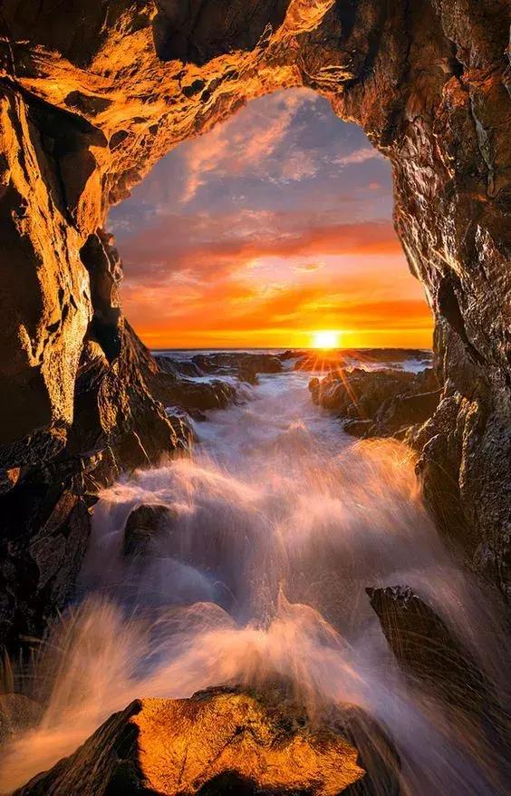 此景只应天上有，此景只应天上有不知何时落凡间