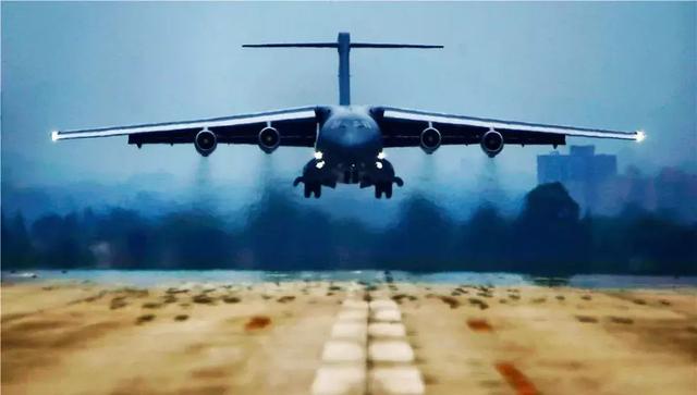 美军研发新轰炸机，我国新型战略轰炸机（美军B-21隐轰正式发布）