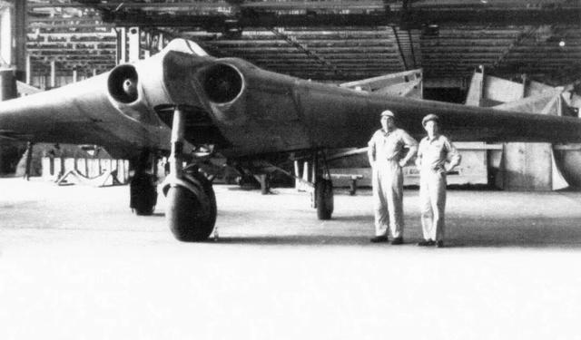 美军研发新轰炸机，我国新型战略轰炸机（美军B-21隐轰正式发布）