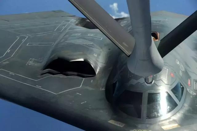 美军研发新轰炸机，我国新型战略轰炸机（美军B-21隐轰正式发布）