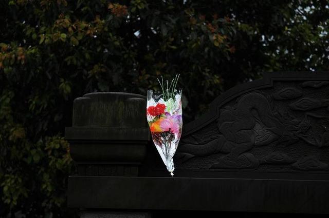 移动老人遗像禁忌，老人去世相片挂放禁忌（老人遗像大小规格及遗像照片的摆放讲究）