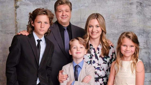 生活大爆炸谢尔顿哥哥出现第几季，生活大爆炸前传小谢尔顿回归