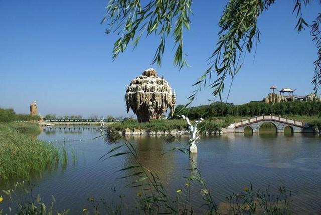 山东各地级市介绍，山东省十六地市面积和人口排名