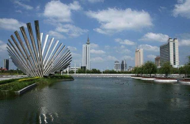 山东各地级市介绍，山东省十六地市面积和人口排名