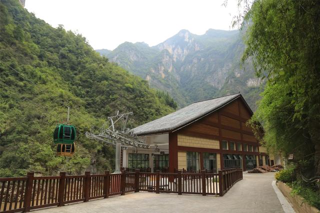 实用型巫山攻略游记，巫山一日游（绝美红叶大片和出游攻略请查收）