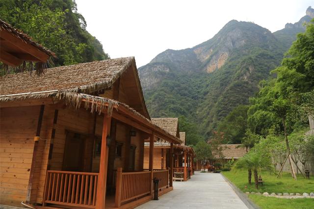 实用型巫山攻略游记，巫山一日游（绝美红叶大片和出游攻略请查收）