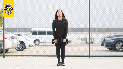 这几个动作让你的肩恢复挺拔，肩窄溜肩怎么改善